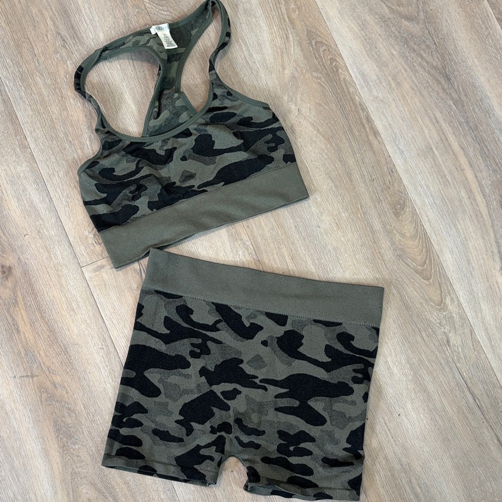 BOZZOLO CAMO WORKOUT SET